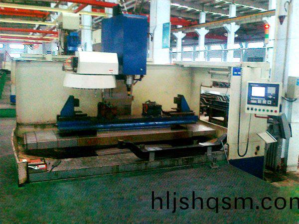 前(qian)軸(zhou)十孔(kong)加(jia)工專用立式(shi)加(jia)工(gong)